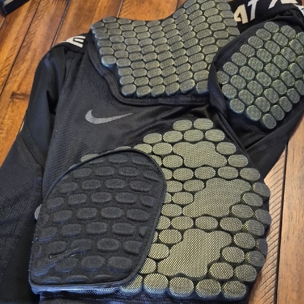 Nike Football Girdle Black and Neon Green Padded Sports Shorts - Picture 3 of 6